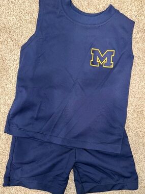 VINTAGE UNIVERSITY OF MICHIGAN Boys Athletic Set